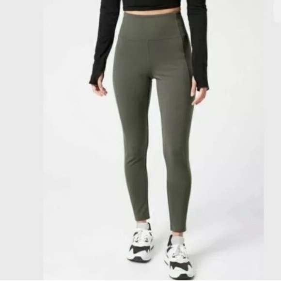 Athleta Delancy Street Tight Olive Green Size ST Small Tall - Picture 1 of 9